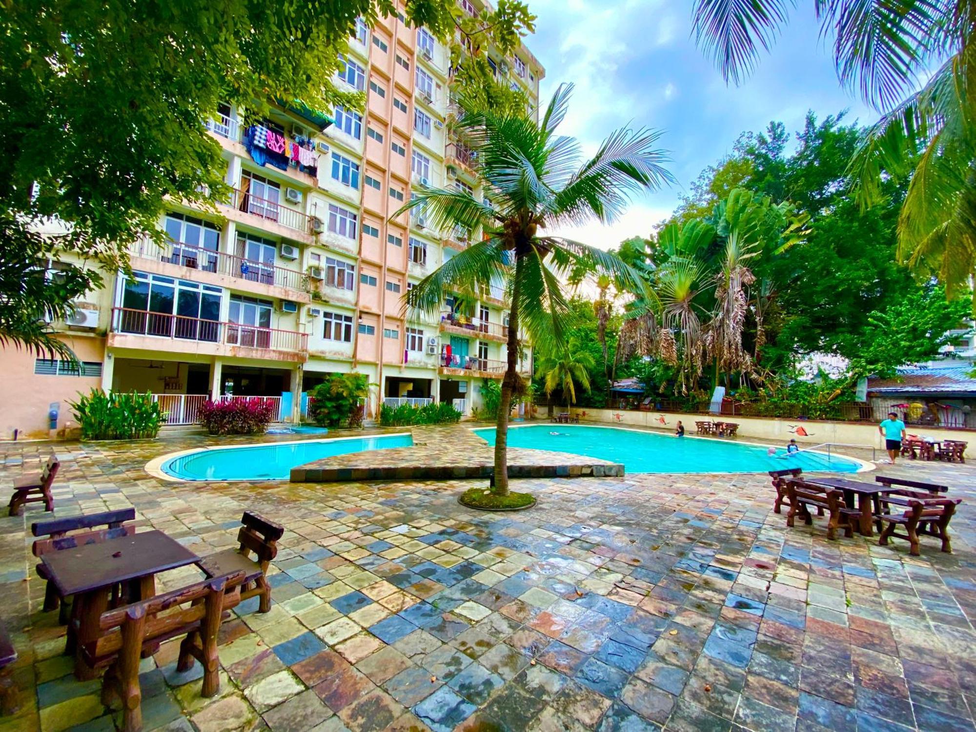 Batu Ferringhi Bayu Emas Apartment Exterior photo